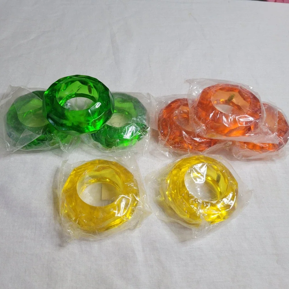 Vintage Faceted Acrylic Napkin Rings Set of 8 Green Yellow Orange Chunky